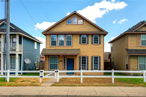 3905 Victoria Ave, College Station, TX 77845