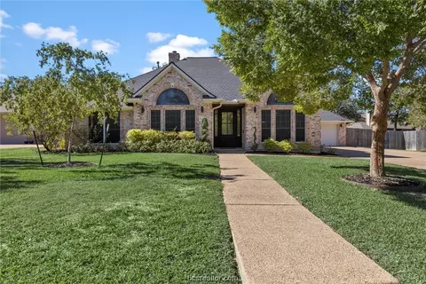 5002 Congressional Ct, College Station, TX 77845