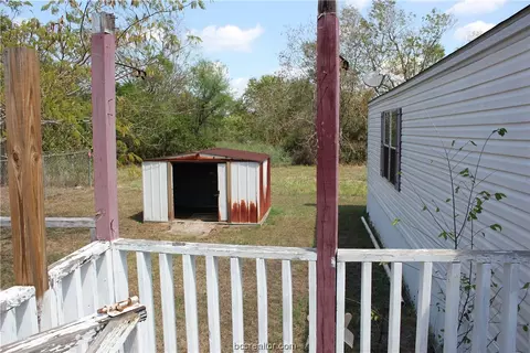 1512 Clark St, Bryan, TX 77808 photo 2