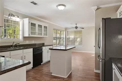 2242 Redwood, Bryan, TX 77807
