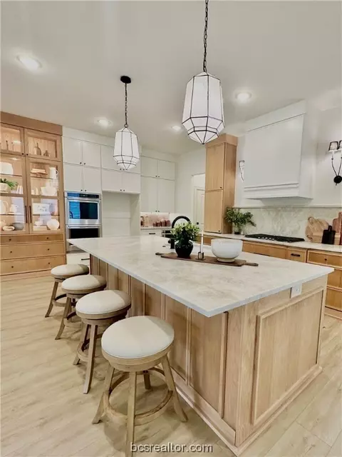 1745 Kerr Valley Ln, College Station, TX 77845