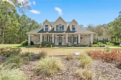 205 Forest Wind Cir, Montgomery, TX 77316