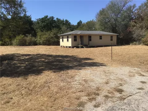 7511 Deer Crossing Dr, Bryan, TX 77807