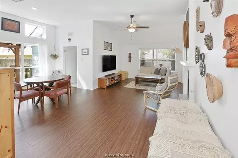 4100 Coventry Ct, Bryan, TX 77802 photo 3