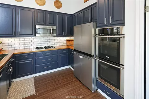 4100 Coventry Ct, Bryan, TX 77802 photo 7