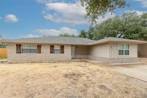 902 Welsh, College Station, TX 77840