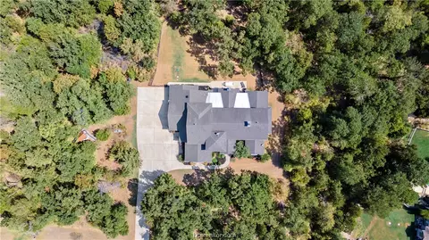 18581 Kiowa Cv, College Station, TX 77845