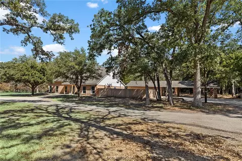 9423 Escondido Ln, College Station, TX 77845