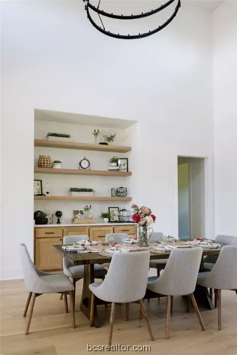 Dining - 4657 River Vly, Bryan, TX 77808 photo 3 of 5