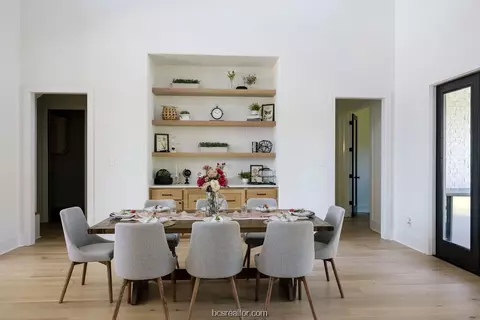 Dining - 4657 River Vly, Bryan, TX 77808 photo 2 of 5