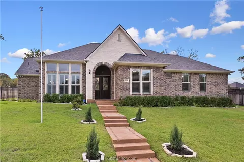 2024 Bienski Pkwy, Bryan, TX 77807