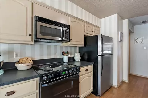 2914 Broadmoor Dr, Bryan, TX 77802 photo 10