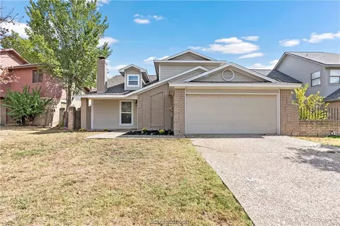 2914 Broadmoor Dr, Bryan, TX 77802