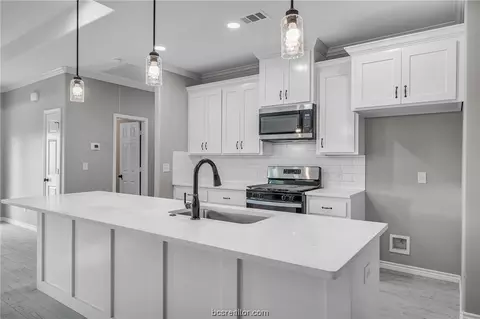 1712 Brookhaven St, Bryan, TX 77803 photo 8