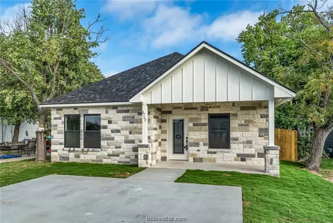1712 Brookhaven St, Bryan, TX 77803 photo 2