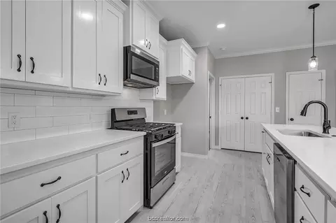1712 Brookhaven St, Bryan, TX 77803 photo 9