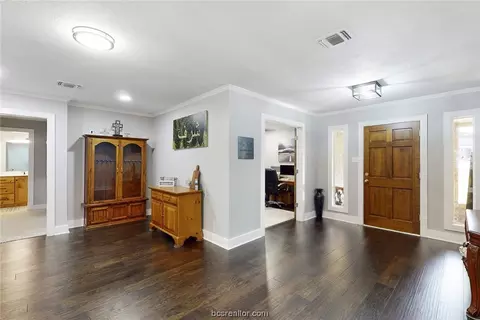 7108 Oak Forest Dr, Bryan, TX 77808 photo 11