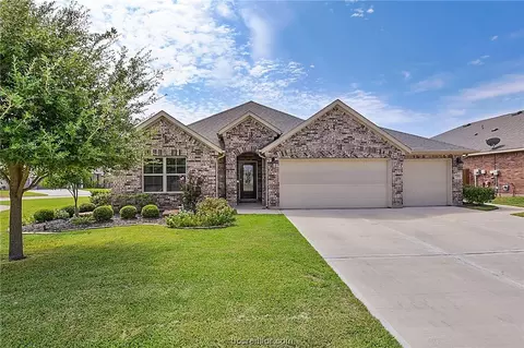 7703 Links Ln, Navasota, TX 77868