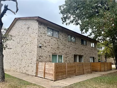 2407 Bosque A-d, College Station, TX 77845