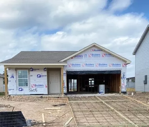 5605 Fox Bluff Dr, Bryan, TX 77807