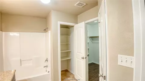 2102 Gateshead Rd, Bryan, TX 77801 photo 15