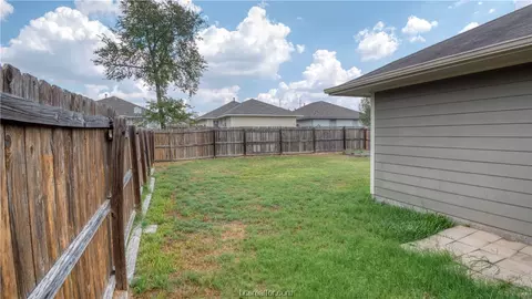 2102 Gateshead Rd, Bryan, TX 77801 photo 19