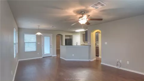 2102 Gateshead Rd, Bryan, TX 77801 photo 5