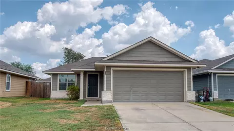 2102 Gateshead Rd, Bryan, TX 77801