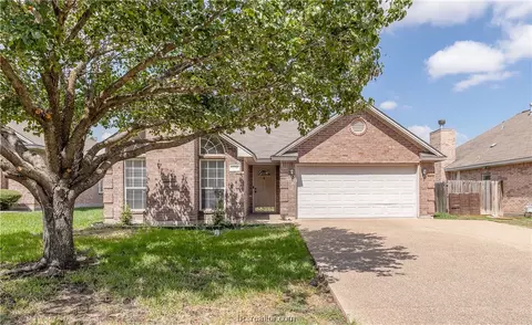 209 Augsburg Ct, College Station, TX 77845