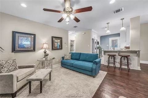 1305 E 30th St, Bryan, TX 77802