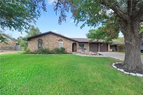 2209 Hillside Dr, Bryan, TX 77802 photo 35