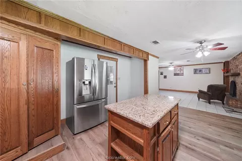 2209 Hillside Dr, Bryan, TX 77802 photo 9