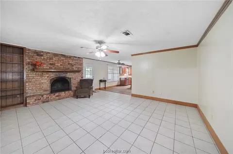 2209 Hillside Dr, Bryan, TX 77802 photo 15