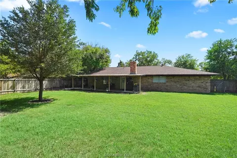 2209 Hillside Dr, Bryan, TX 77802 photo 27