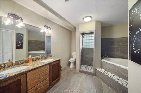 2209 Hillside Dr, Bryan, TX 77802 photo 20