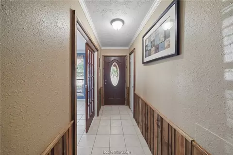 2209 Hillside Dr, Bryan, TX 77802 photo 4