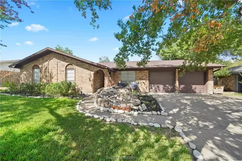 2209 Hillside Dr, Bryan, TX 77802 photo 32