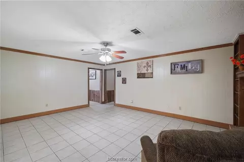 2209 Hillside Dr, Bryan, TX 77802 photo 14
