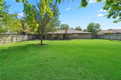 2209 Hillside Dr, Bryan, TX 77802 photo 26