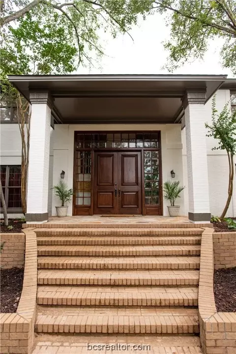 1500 Brook Hollow Dr, Bryan, TX 77802
