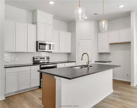 3113 Charge Ln, Bryan, TX 77808 photo 10