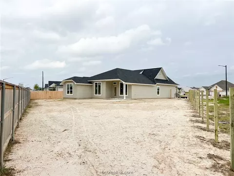 2103 Loblolly Ct, Bryan, TX 77807 photo 2