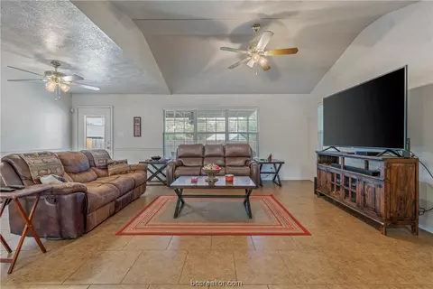 1102 Forest Glen Ct, Bryan, TX 77803 photo 16