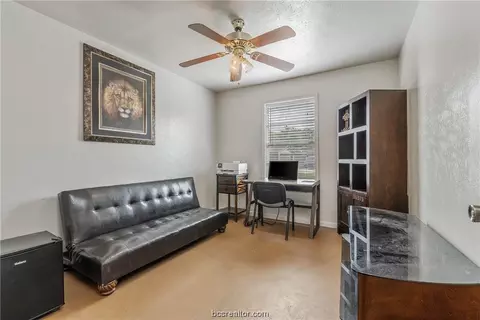 1102 Forest Glen Ct, Bryan, TX 77803 photo 10