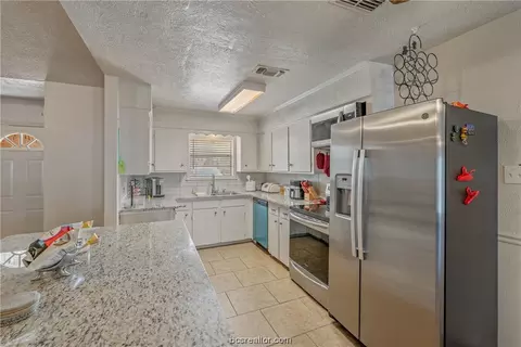 1102 Forest Glen Ct, Bryan, TX 77803 photo 13