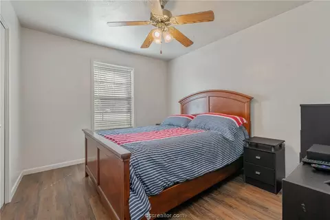 1102 Forest Glen Ct, Bryan, TX 77803 photo 11