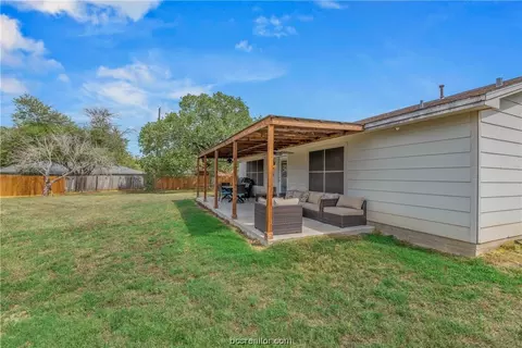 1102 Forest Glen Ct, Bryan, TX 77803 photo 22