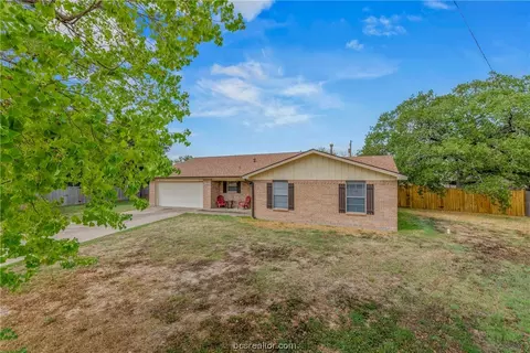 1102 Forest Glen Ct, Bryan, TX 77803 photo 26