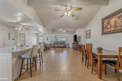 1102 Forest Glen Ct, Bryan, TX 77803 photo 2