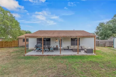 1102 Forest Glen Ct, Bryan, TX 77803 photo 21